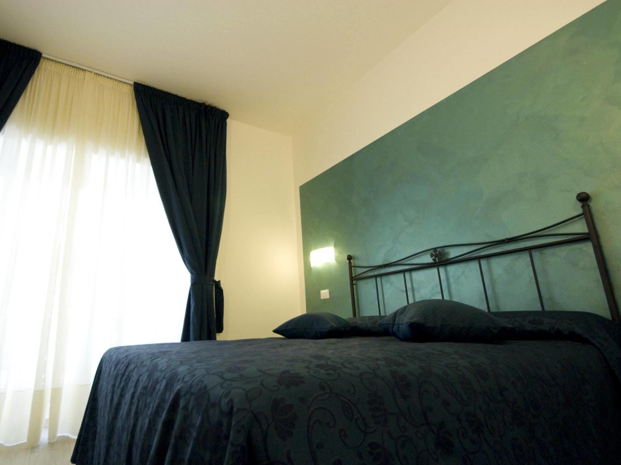 Atlantis Inn Roma Esterno foto